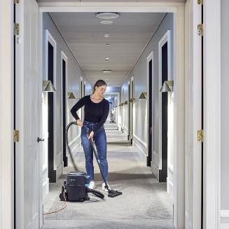 Nilfisk VP400 Commercial Dry Vacuum Cleaner - Retractable Power Cable